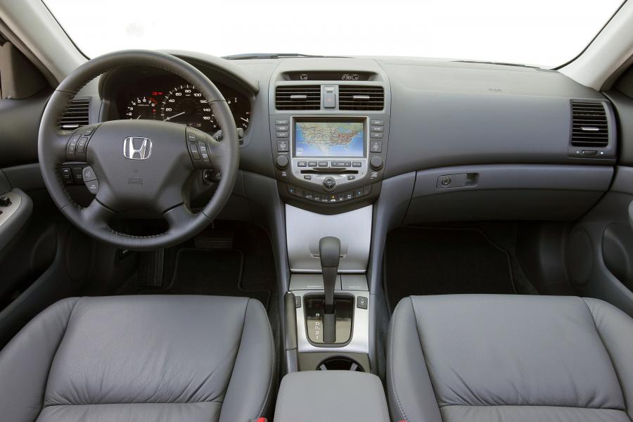  Honda Accord Coupe 2006 года  (US) (фото 18 из 18)